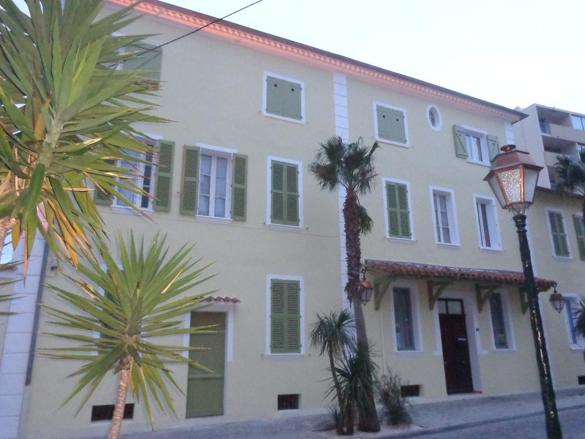 L'Ilot Fleuri Hotel Le Lavandou Exterior photo